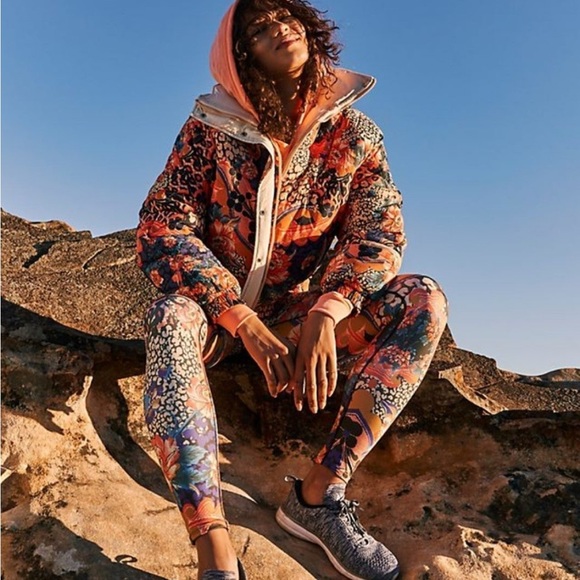 RARE Free People Power House Puffer jacket - Picture 2 of 13